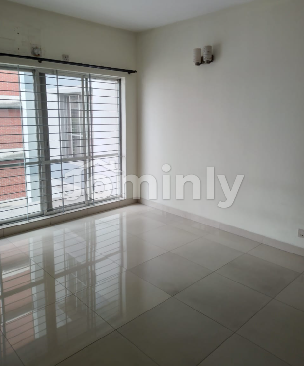 Spacious 2,500 Sft South-Facing Apartment for Rent at Banani (Govt. Gas & Parking) - 5