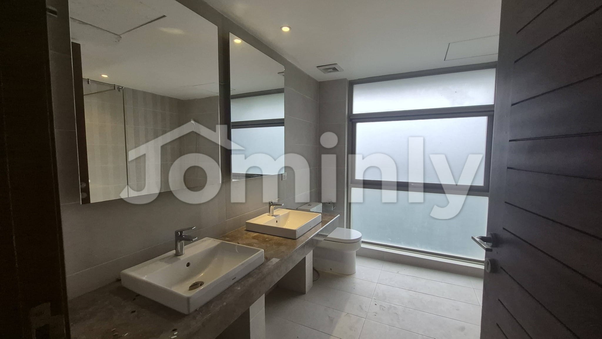 Exclusive 6500 Sqft 4-Bedroom Semi-Furnished Luxury Apartment for Rent in Gulshan-2 North - 2