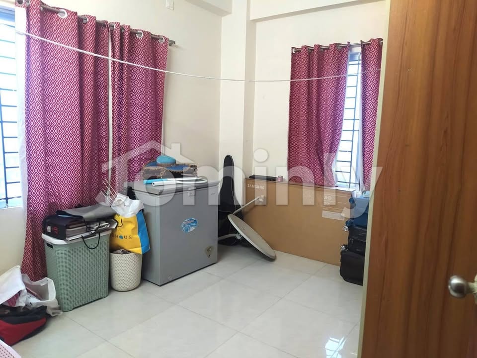 Premium 1,350 Sft South-East Facing Ready Flat for Sale at Block-K, Bashundhara R/A - 5