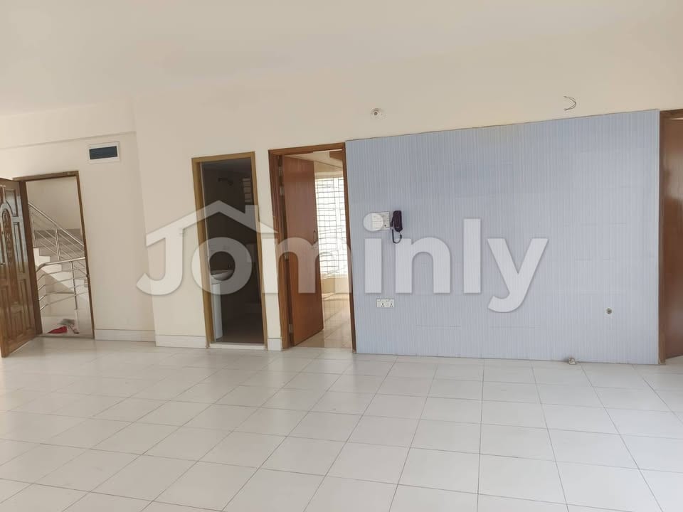 Brand New 2320 Sqft Single-Unit 3-Bedroom Apartment for Sale in Bashundhara R/A Block-J - 4