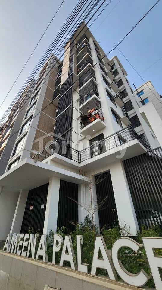 Brand New 2200 Sqft South-Facing Single-Unit Apartment with 2 Wide Terraces for Sale in Bashundhara R/A Block-I - 3