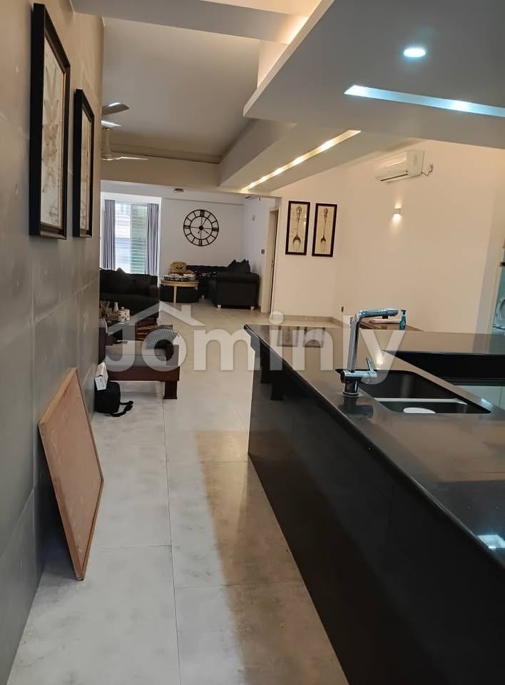 Luxury 2550 Sqft 3-Bedroom Apartment with Study Room for Sale in Banani Block-F - 4