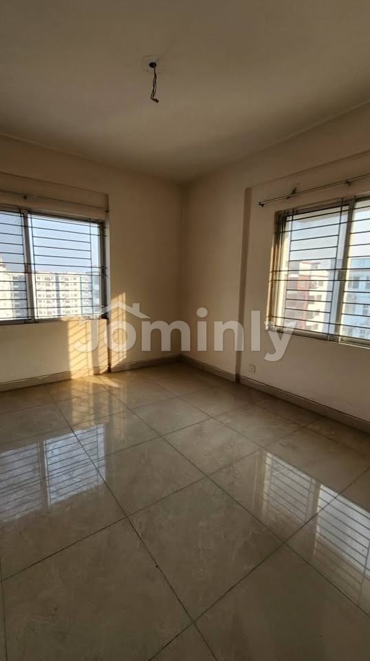 Exclusive 2500 Sqft South-Facing Single-Unit Brand New Apartment for Sale in Bashundhara R/A Block-K