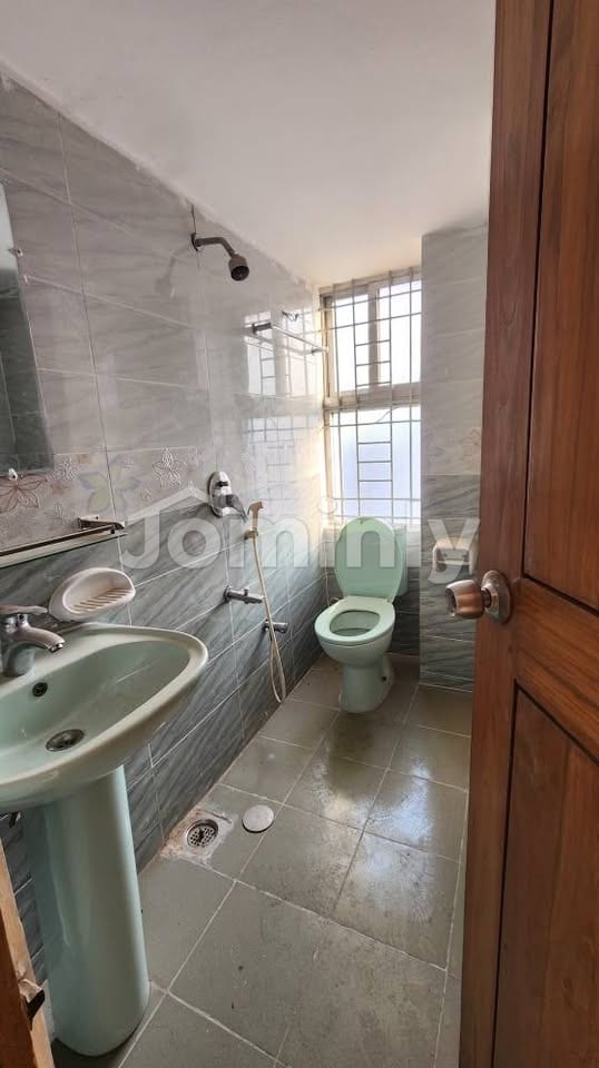 Exclusive 2500 Sqft South-Facing Single-Unit Brand New Apartment for Sale in Bashundhara R/A Block-K - 2