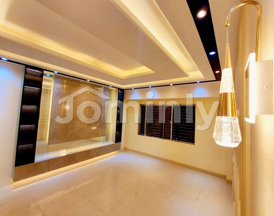 Exclusive 2500 Sqft South-Facing 4-Bedroom Luxury Apartment with Premium Interior for Sale in Bashundhara R/A