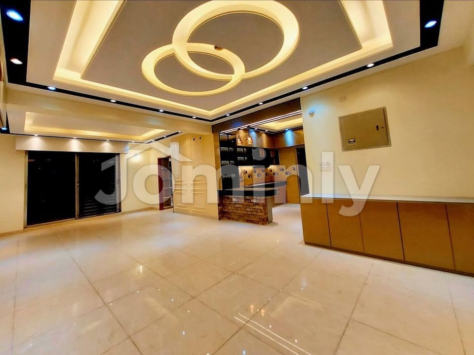 Exclusive 2500 Sqft South-Facing 4-Bedroom Luxury Apartment with Premium Interior for Sale in Bashundhara R/A - 3
