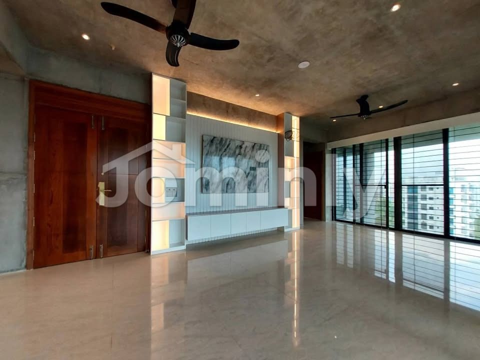 Luxury 3750 Sqft South-Facing Single-Unit Apartment with Swimming Pool for Sale in Bashundhara R/A - 3