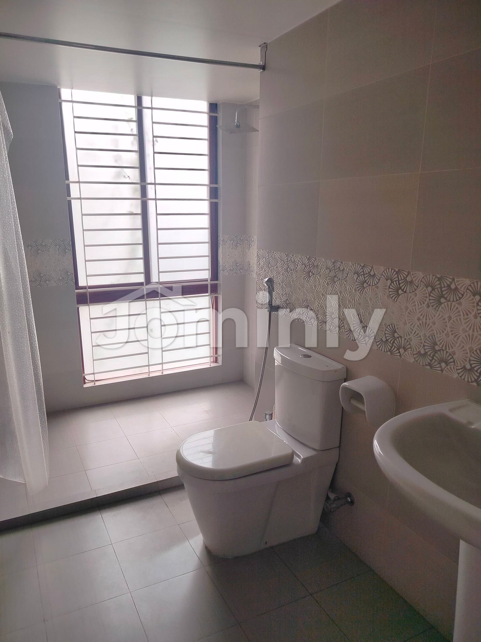 Exclusive 3850 Sqft 4-Bedroom Luxury Apartment with Swimming Pool for Rent in Banani Block-J - 2