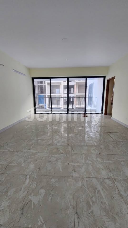 Brand New 2500 Sqft South-Facing Single-Unit Luxury Apartment for Sale in Bashundhara R/A Block-K - 3