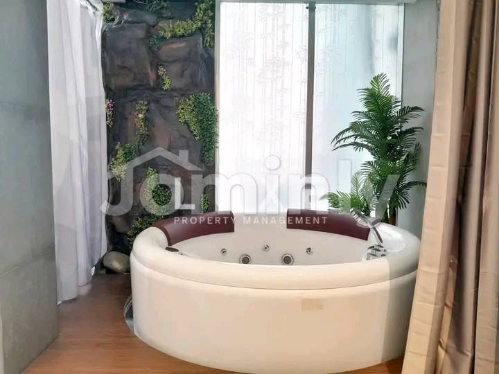 Massive 1,750 Sft Fully Furnished Studio Apartment for Rent at Gulshan-2 (With Gym & Pool) - 5