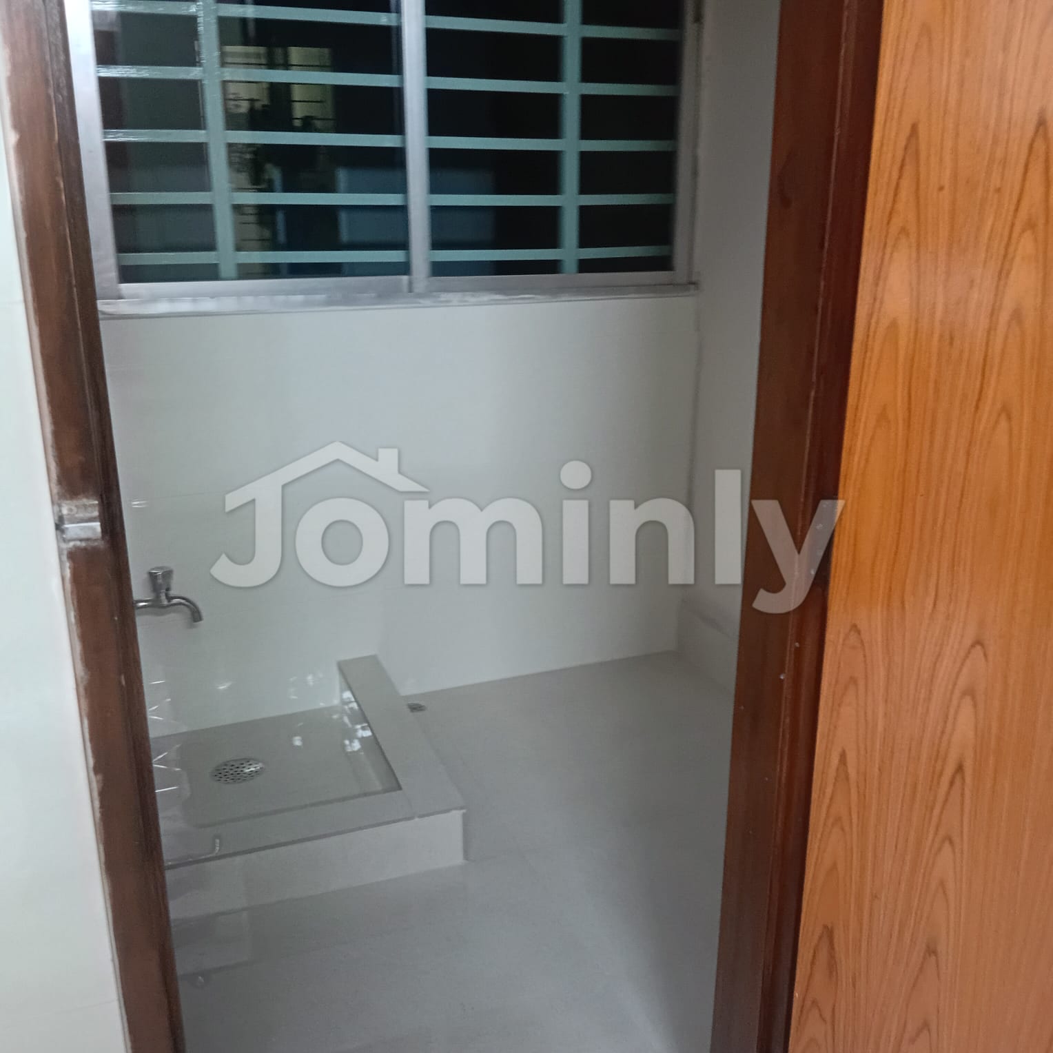 Rare 2,200 Sft South-Facing Single Unit Ready Flat for Sale Near Uttara Sector-13 Lake & Park - 5
