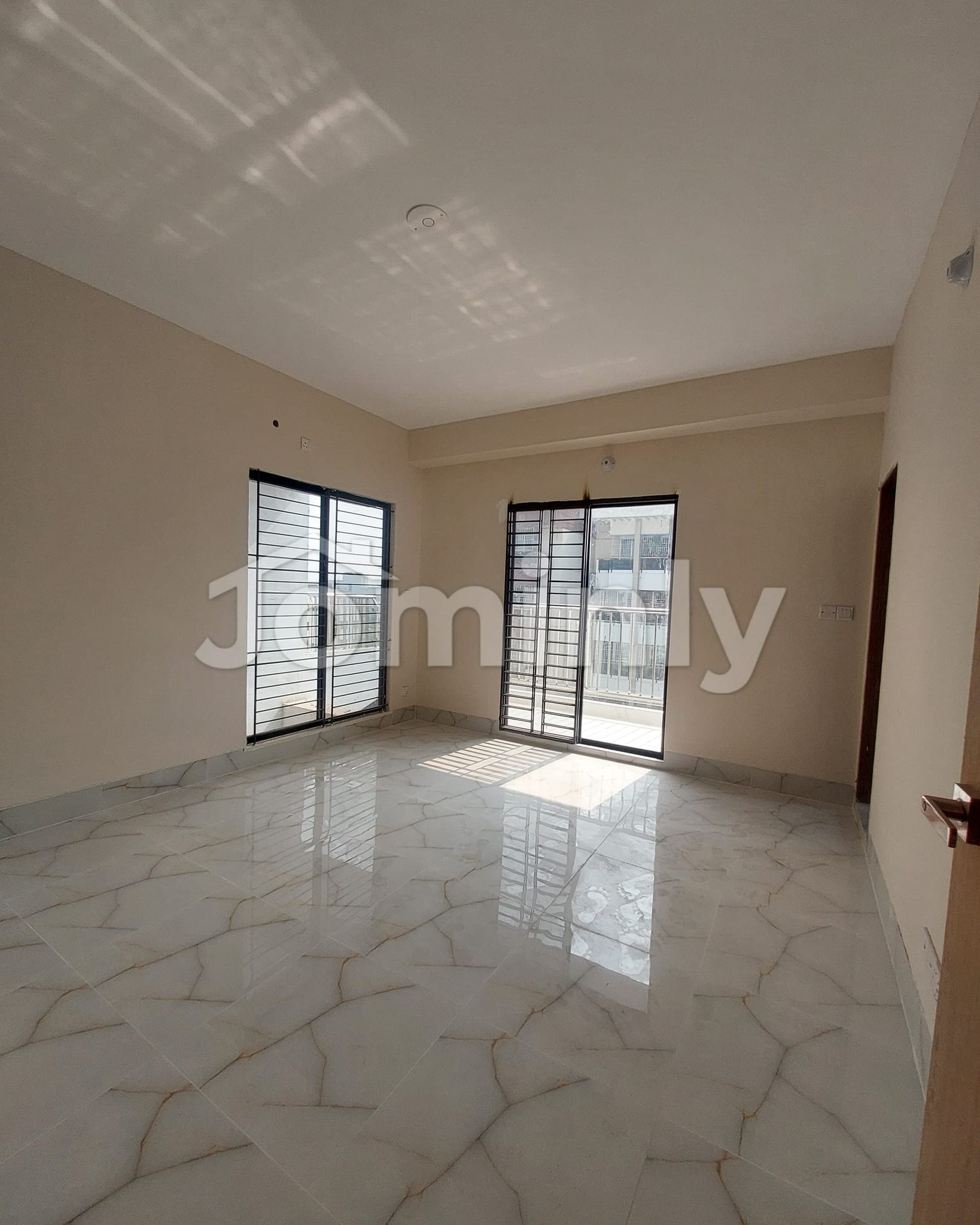 Grand 2,100 Sft South-Facing Luxury Flat for Sale at Babar Road - 4