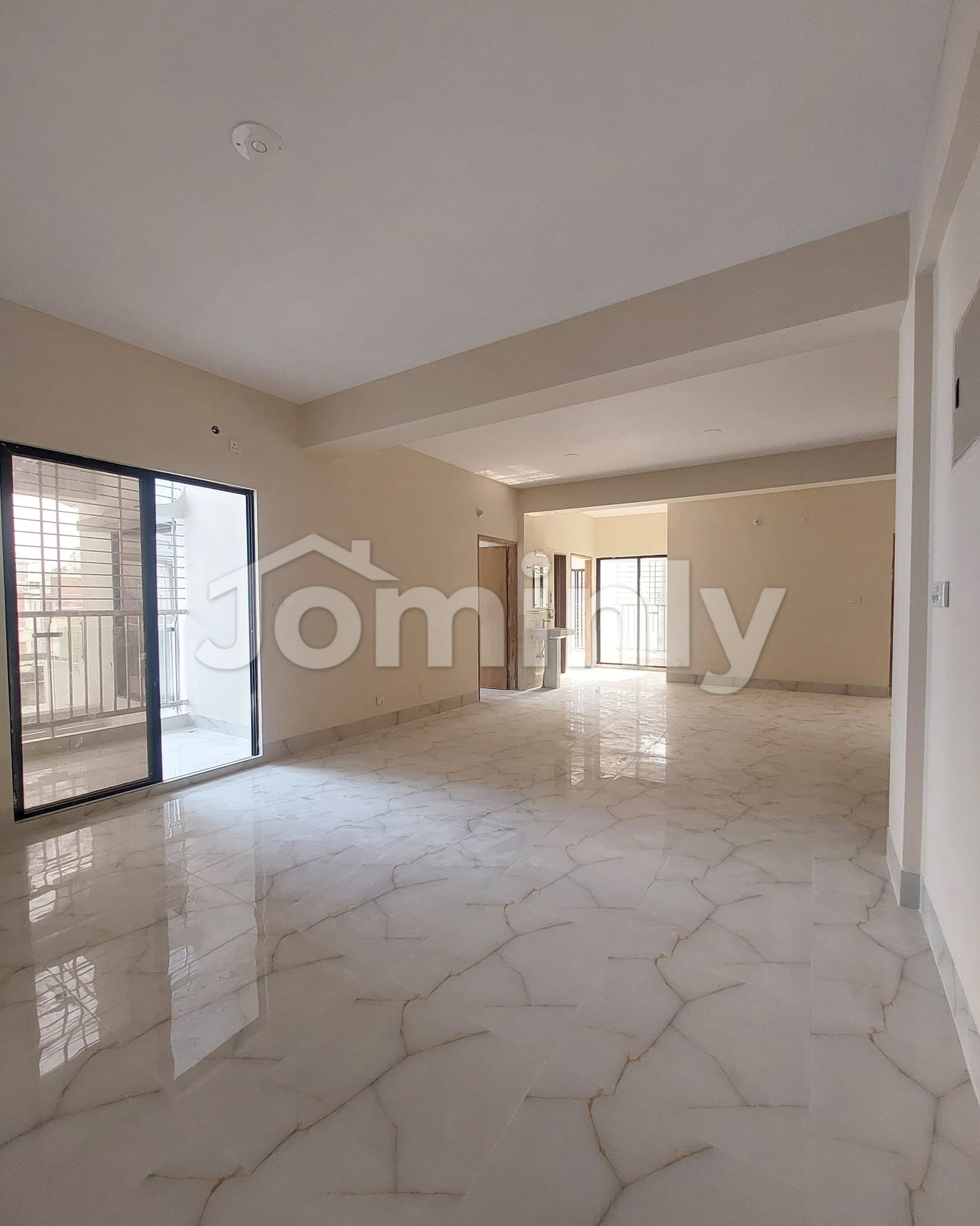 Premium 1,700 Sft South-Facing Apartment for Sale at Babar Road
