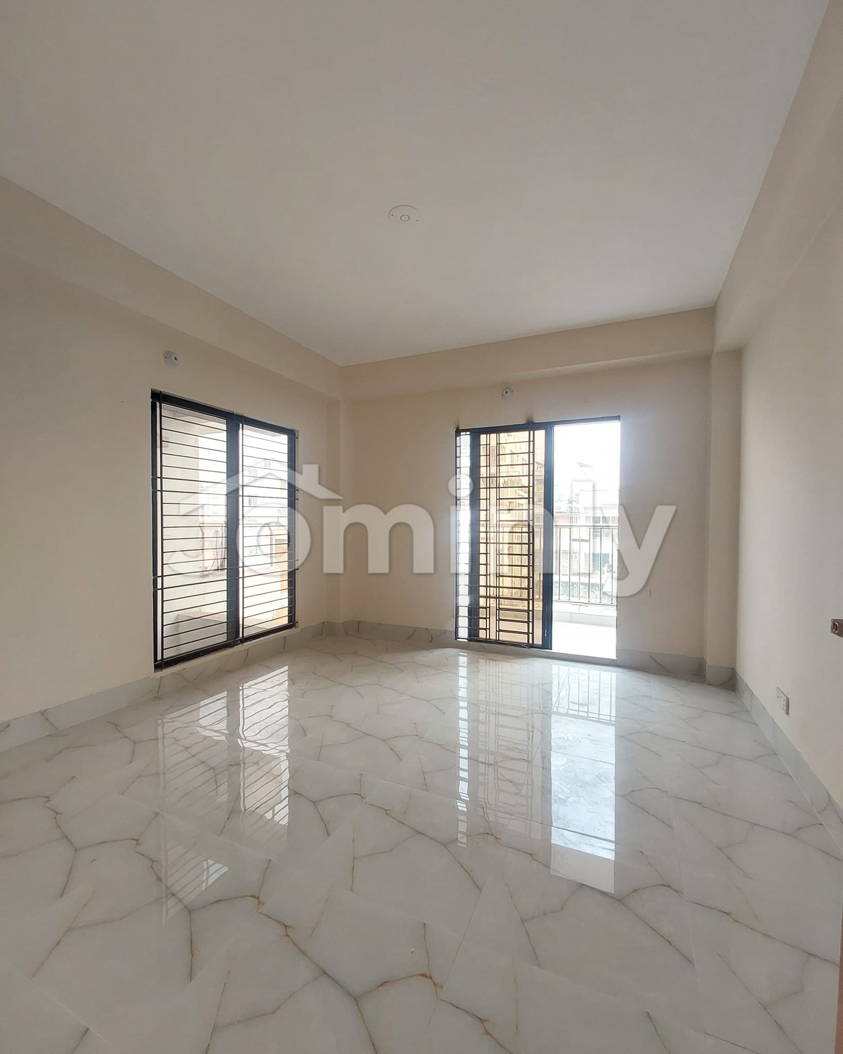 Premium 1,700 Sft South-Facing Apartment for Sale at Babar Road - 3