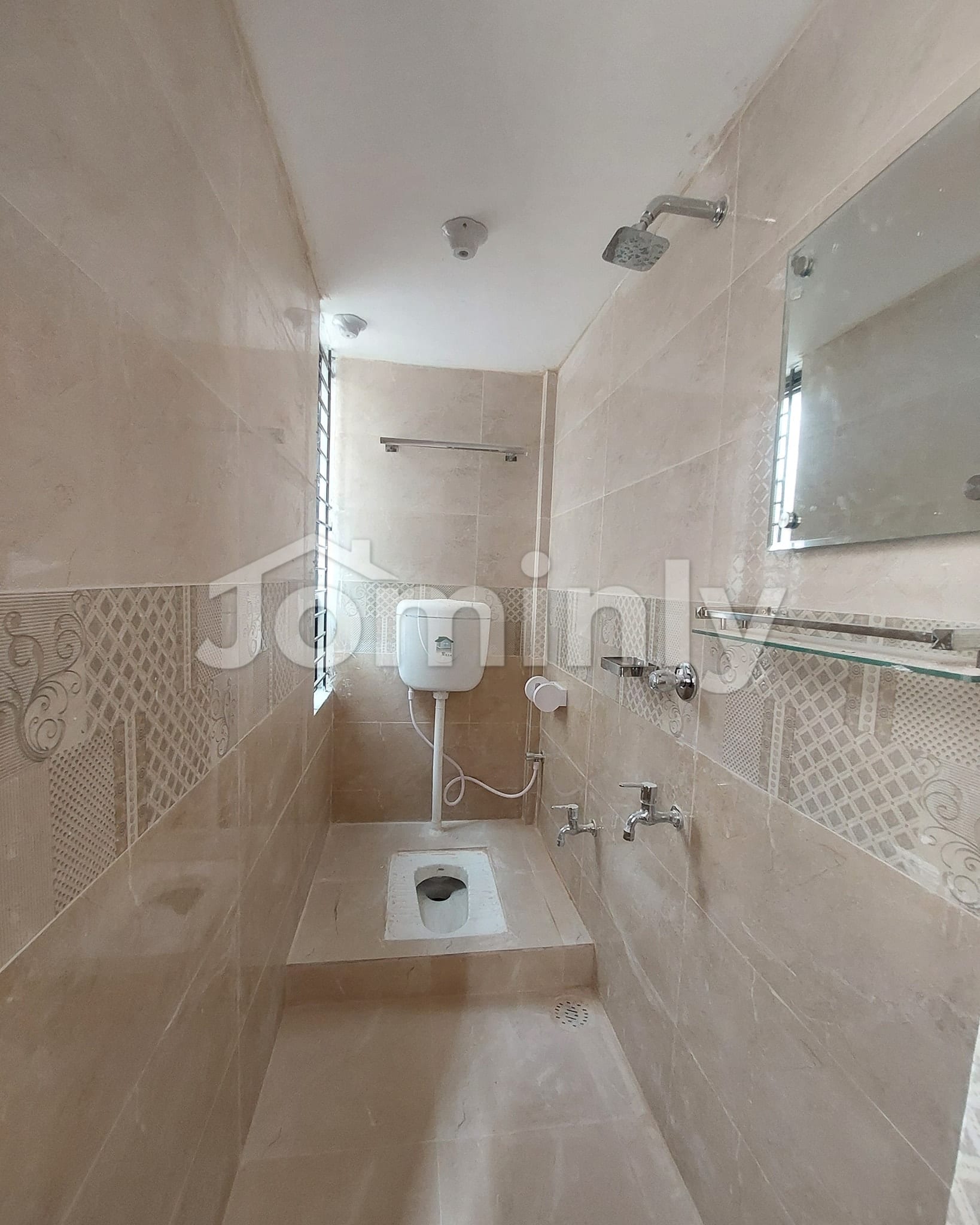 Premium 1,700 Sft South-Facing Apartment for Sale at Babar Road - 4