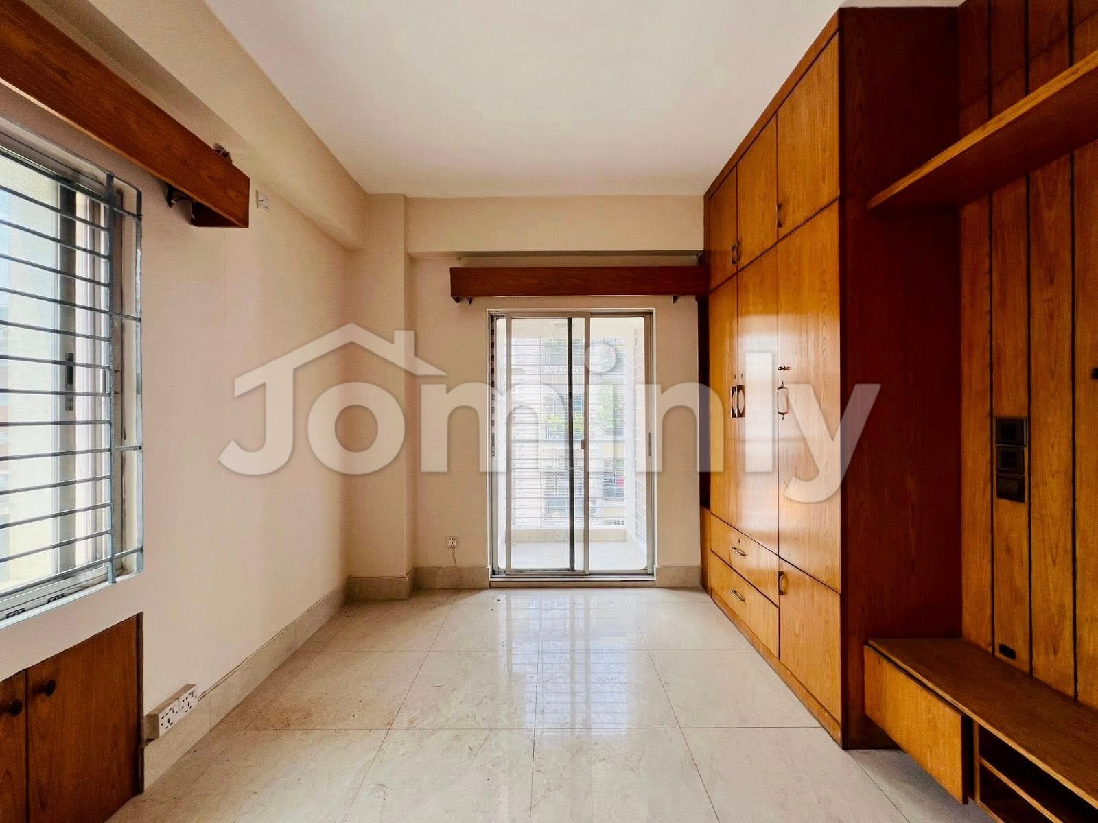 Beautifully Designed 1550 Sft 3-Bedroom Apartment for Sale in Bashundhara R/A Block F - 5