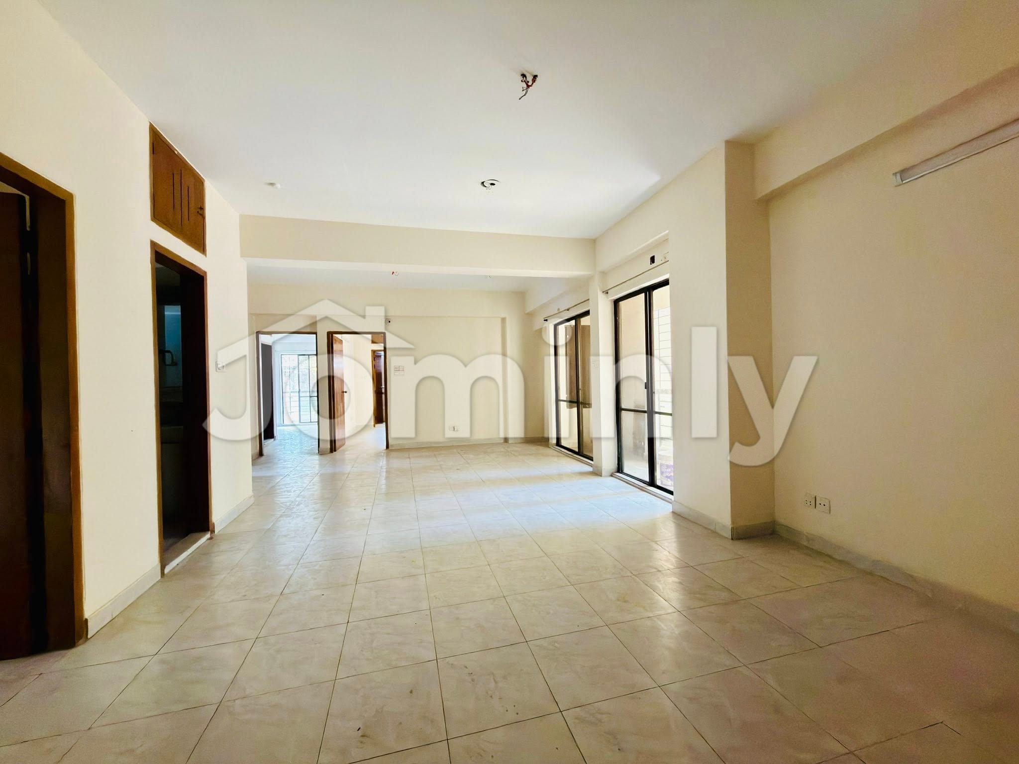 1661 Sft South/East-Facing Apartment for Sale in Banani Residential Area