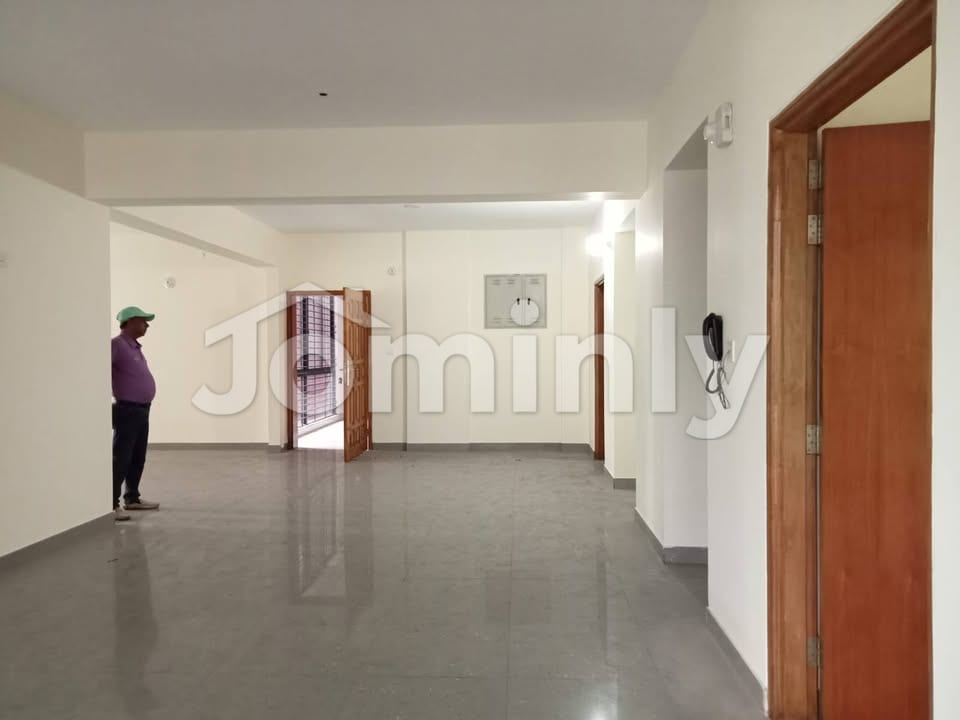 Premium Commercial Office Space for Rent in Gulshan 1 - 2