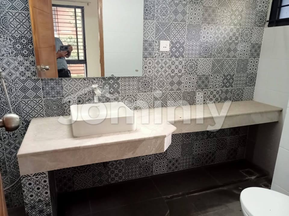 Premium Commercial Office Space for Rent in Gulshan 1 - 5