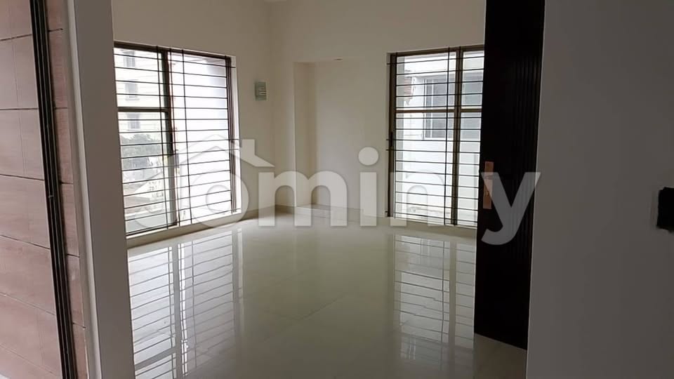 Premium 2,400 SFT Commercial Office Space for Rent in Banani Road 12 - 3
