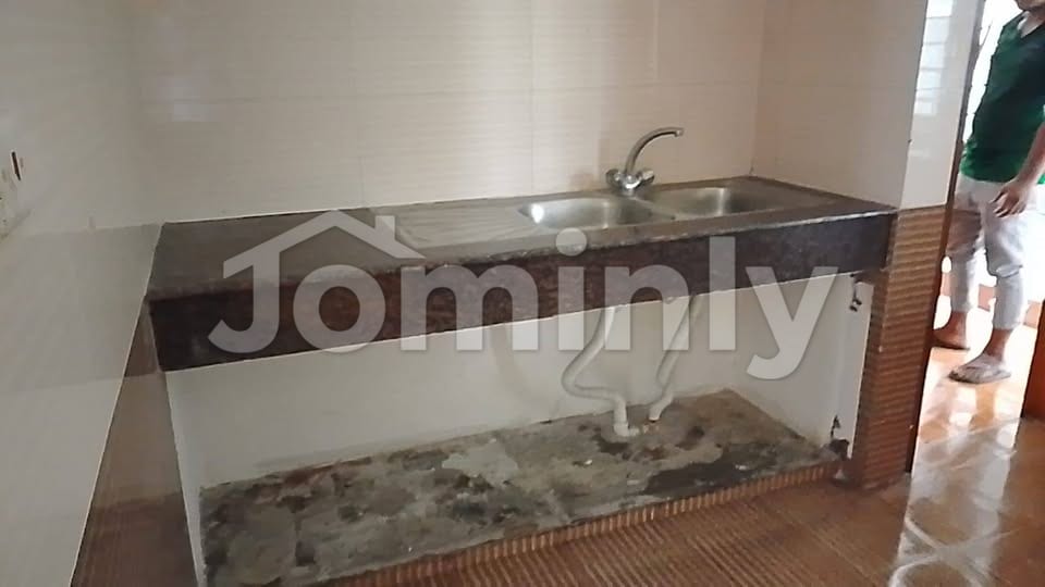 Premium 2,400 SFT Commercial Office Space for Rent in Banani Road 12 - 4