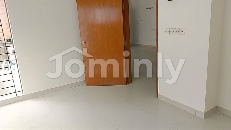 Premium 2,400 SFT Commercial Office Space for Rent in Banani Road 12 - 5
