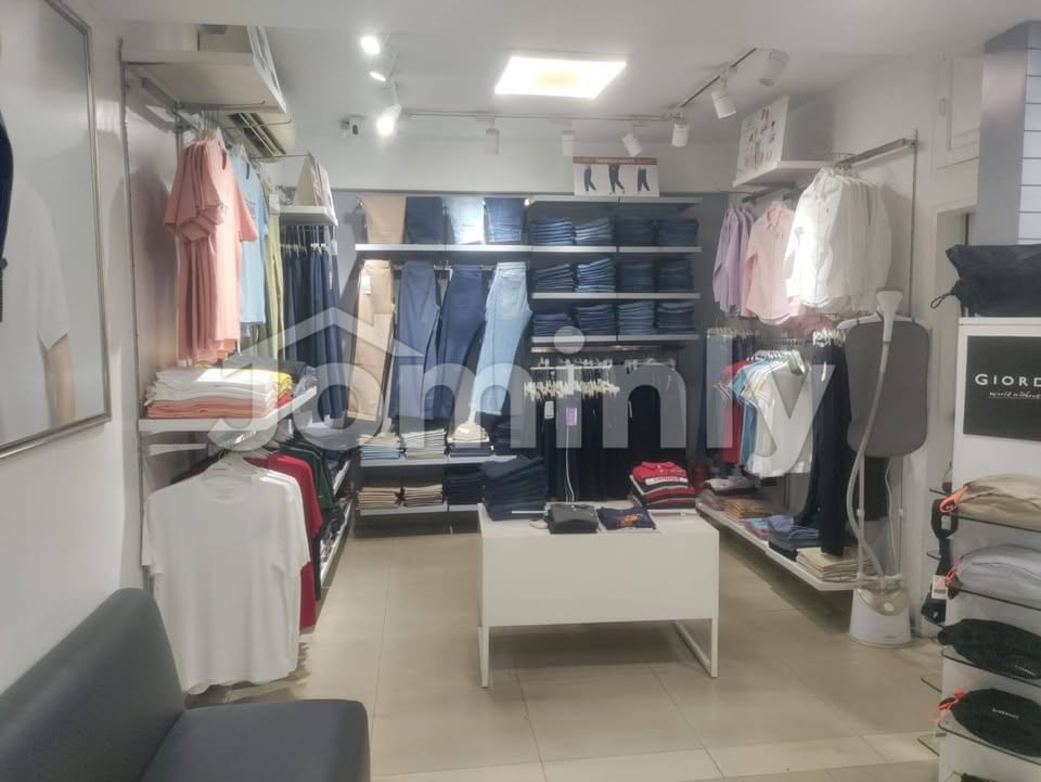 Prime 1,150 SFT Retail Showroom Space for Rent in Banani Road 11 - 2