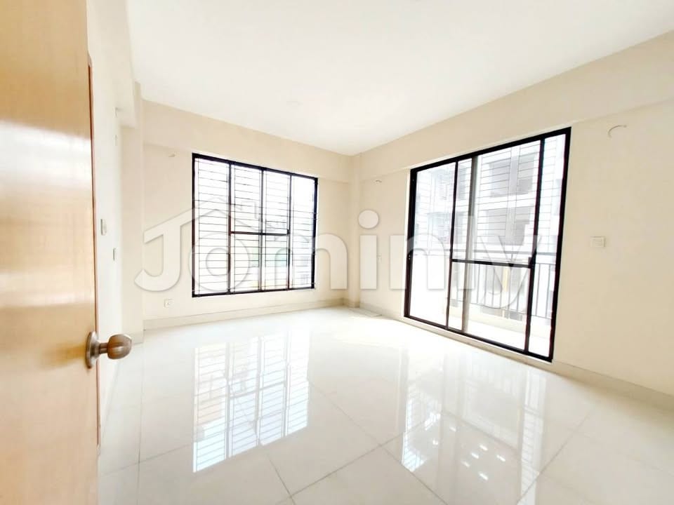 Executive South-Facing Residency @ Block D, Bashundhara R/A - 4