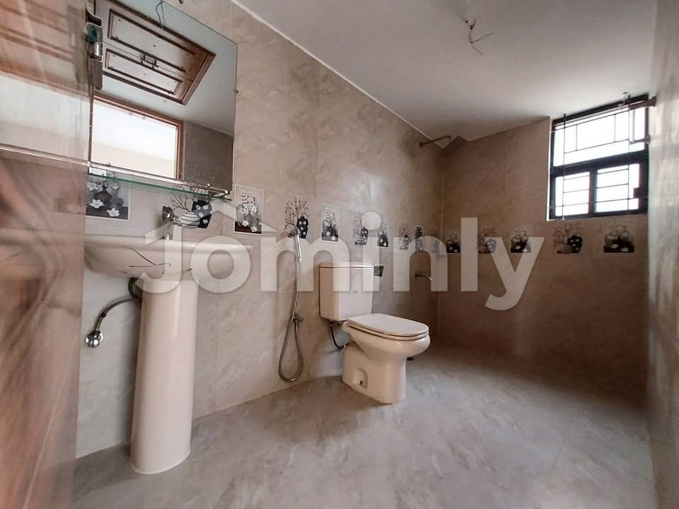 Executive South-Facing Residency @ Block D, Bashundhara R/A - 5