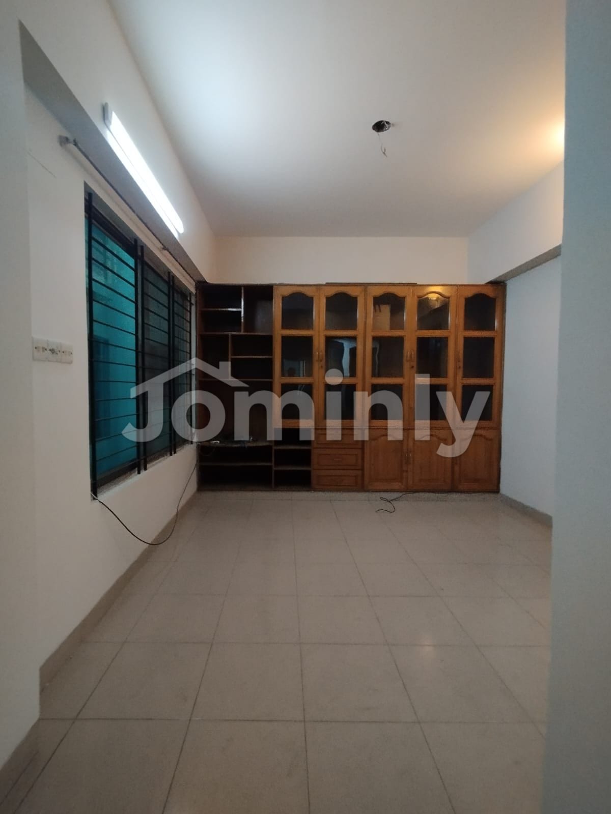 Spacious 2,300 SQFT Unfurnished Apartment @ Gulshan - 5