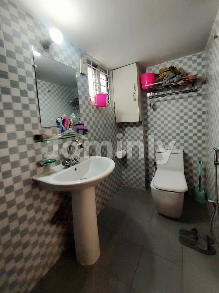 100% Ready 1,500 SQFT South-Facing Single Unit Apartment @ Block F, Bashundhara R/A - 5