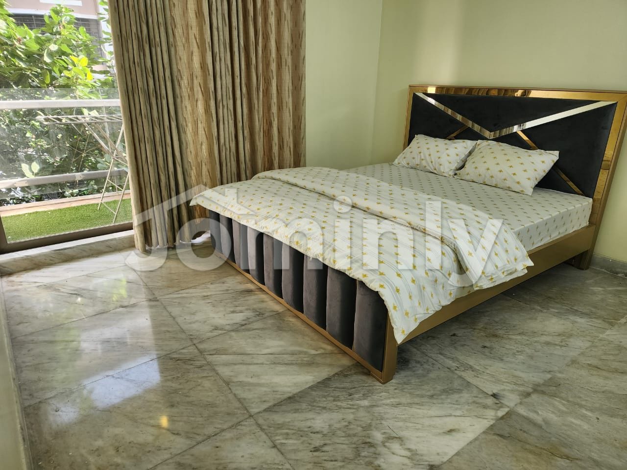 Luxurious 2900 Sft Fully Furnished Apartment for Rent in Gulshan 1 - 5