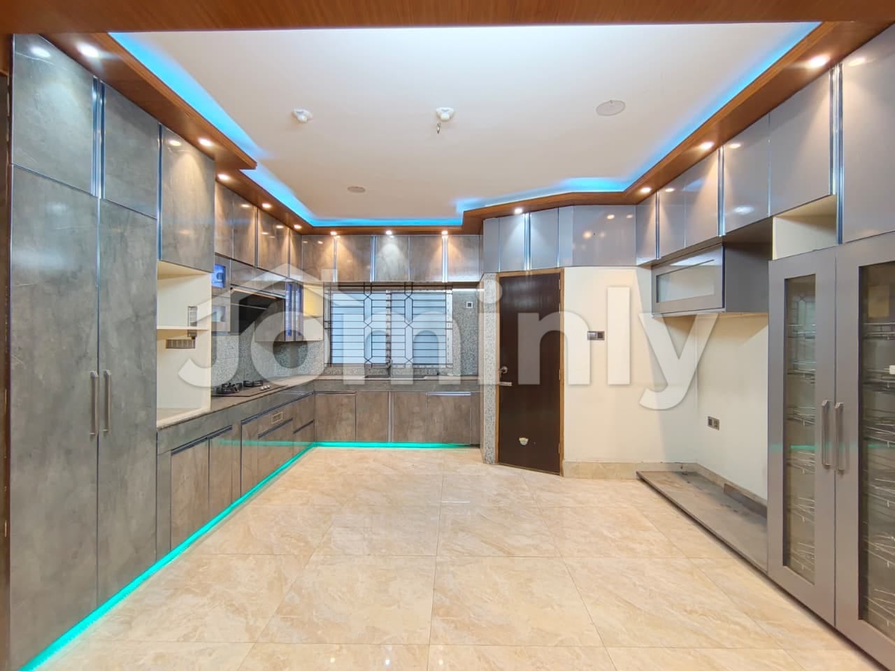 Spacious 3000 Sft South-Facing Duplex Apartment for Rent in Bashundhara R/A
