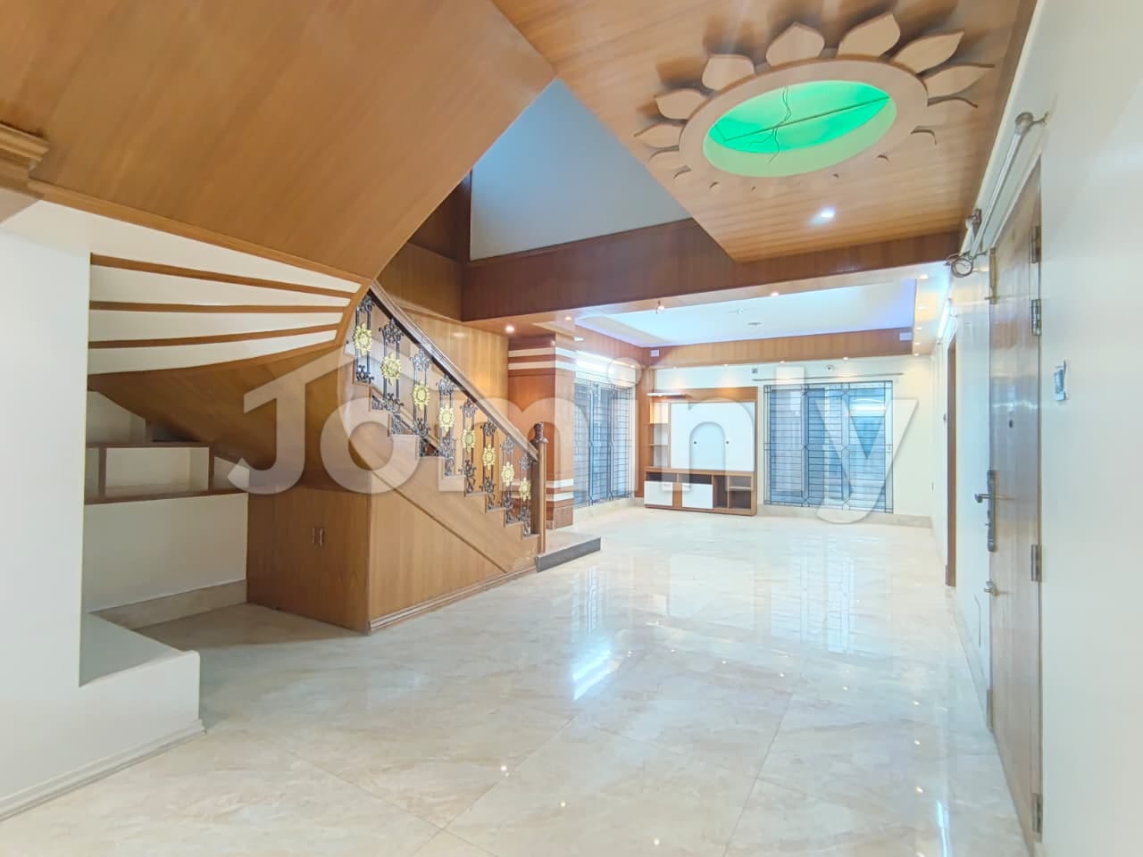 Spacious 3000 Sft South-Facing Duplex Apartment for Rent in Bashundhara R/A - 4