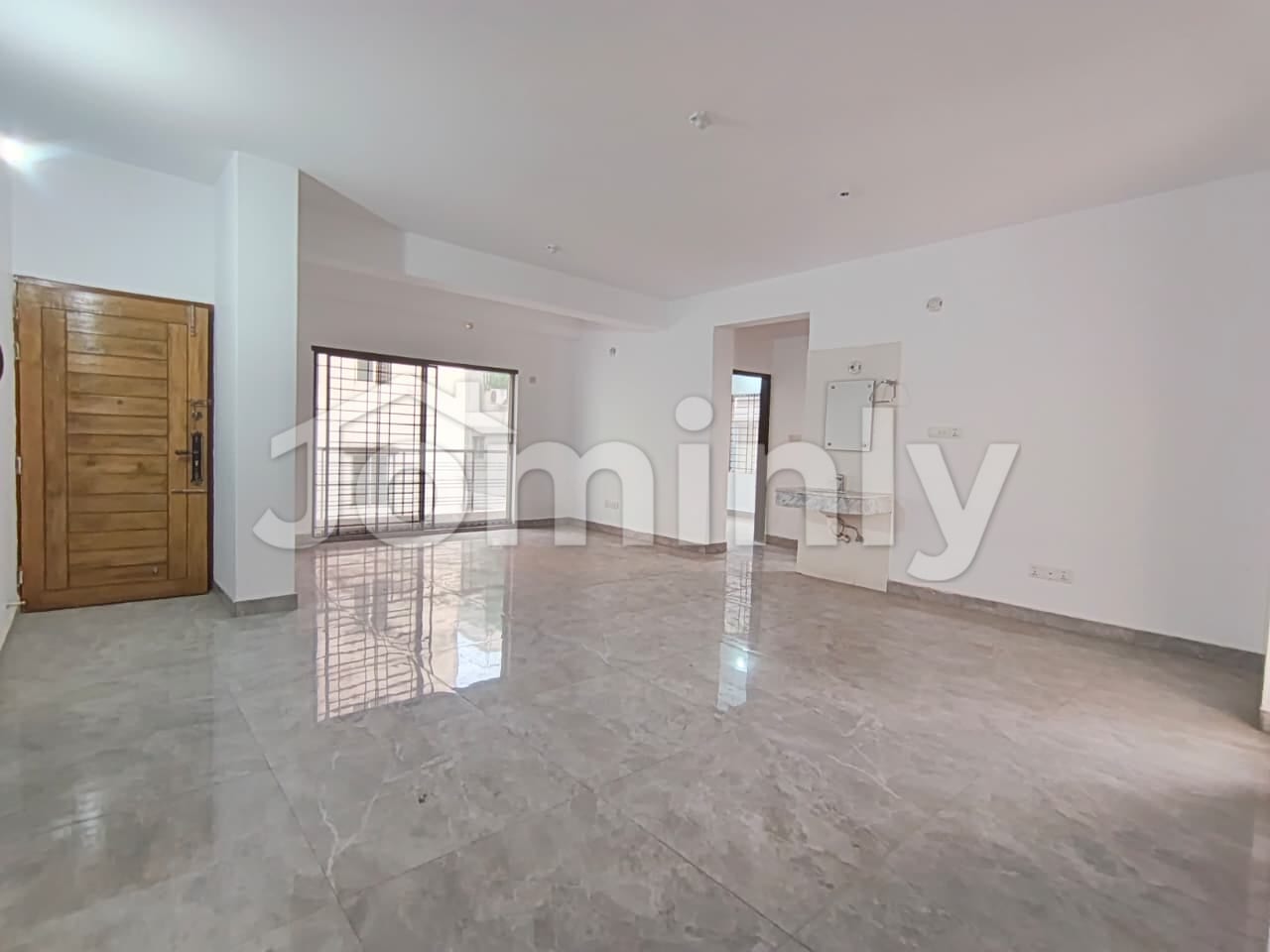 Spacious 2100 Sft South-Facing New Apartment for Rent in Bashundhara R/A - 4