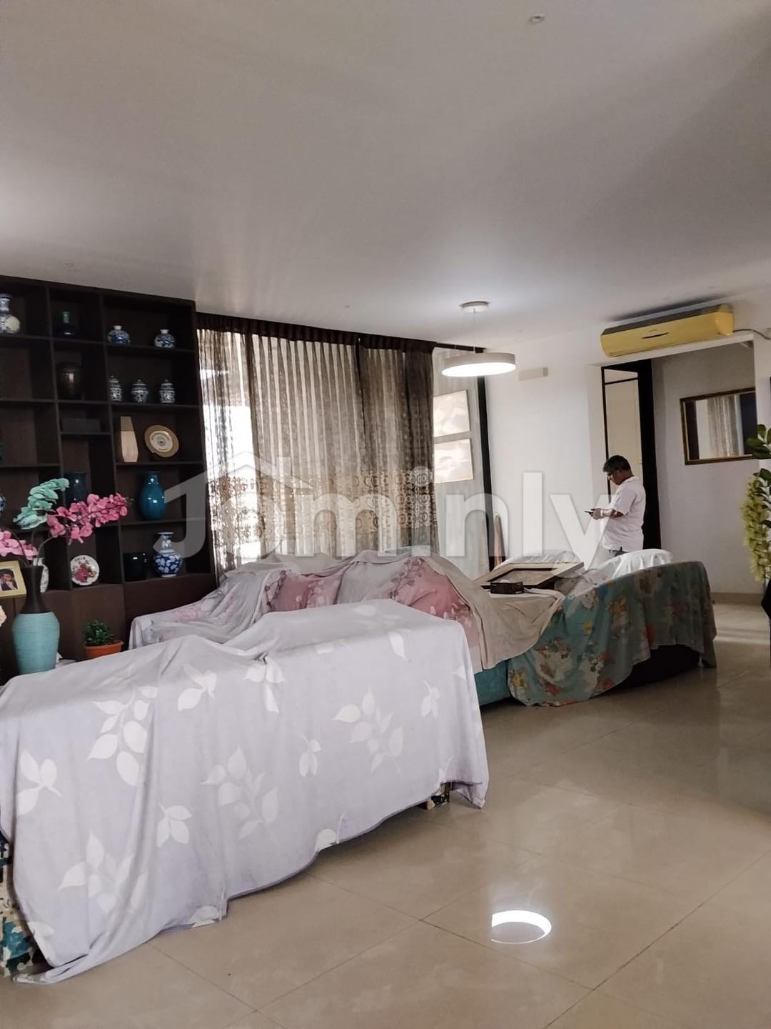 Ultra-Attractive 2200 Sft Fully Furnished Apartment for Rent in North Banani - 2