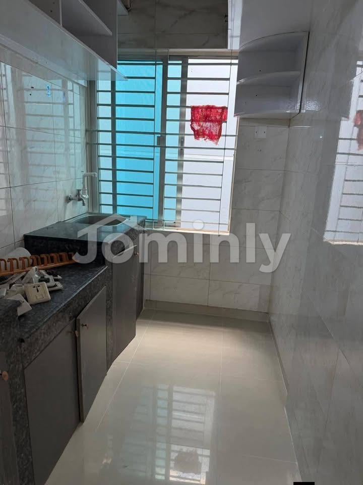 2 Pre-owned South-Facing 1,000 SQFT Top Floor Apartments @ Road 18, Sector 11, Uttara - 3