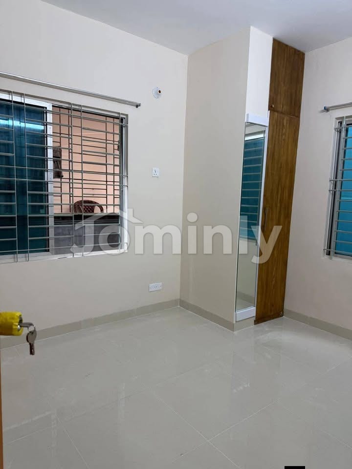 2 Pre-owned South-Facing 1,000 SQFT Top Floor Apartments @ Road 18, Sector 11, Uttara - 4