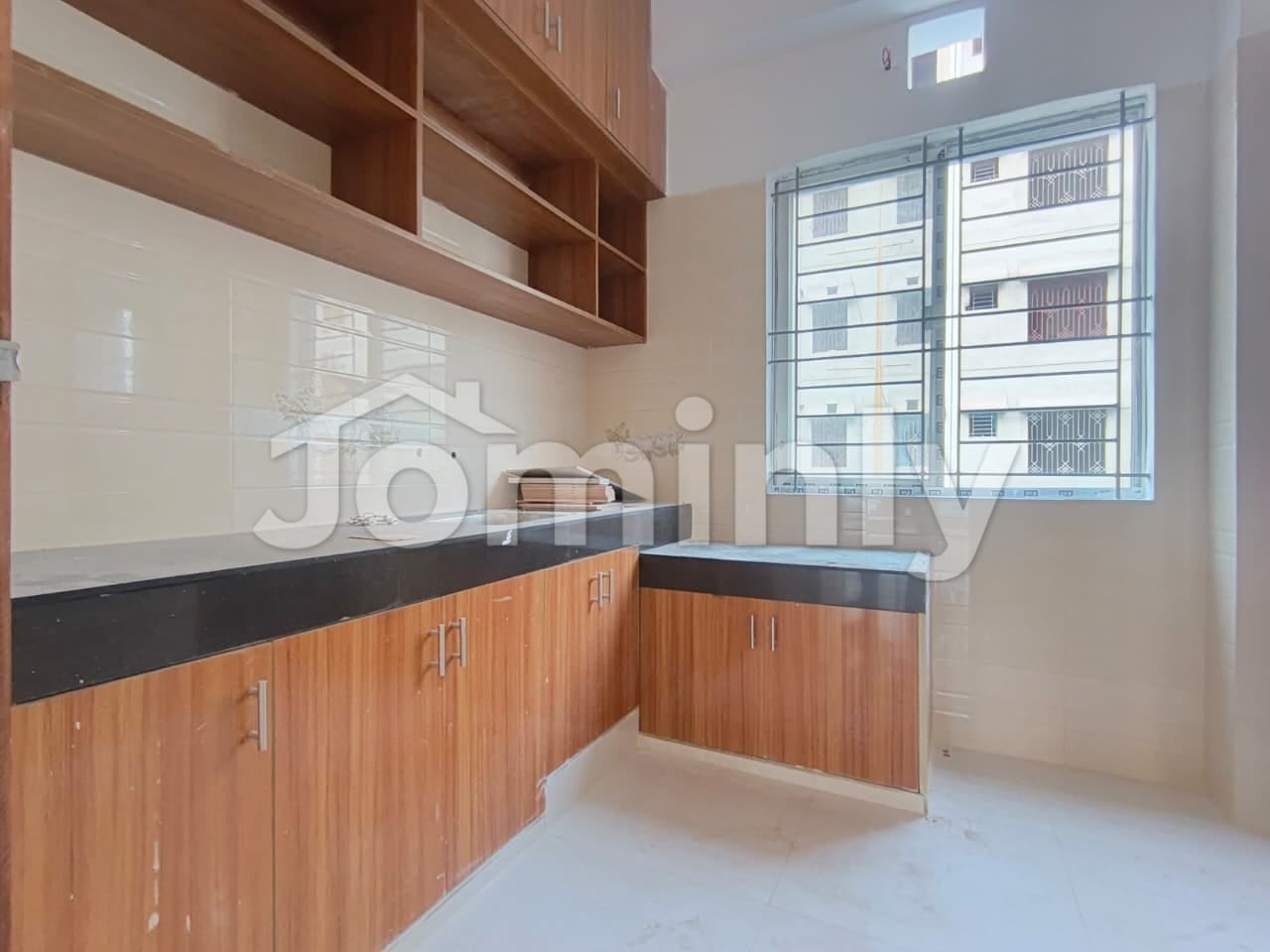 Spacious 1500 Sft South-Facing New Apartment for Rent in Bashundhara R/A - 3