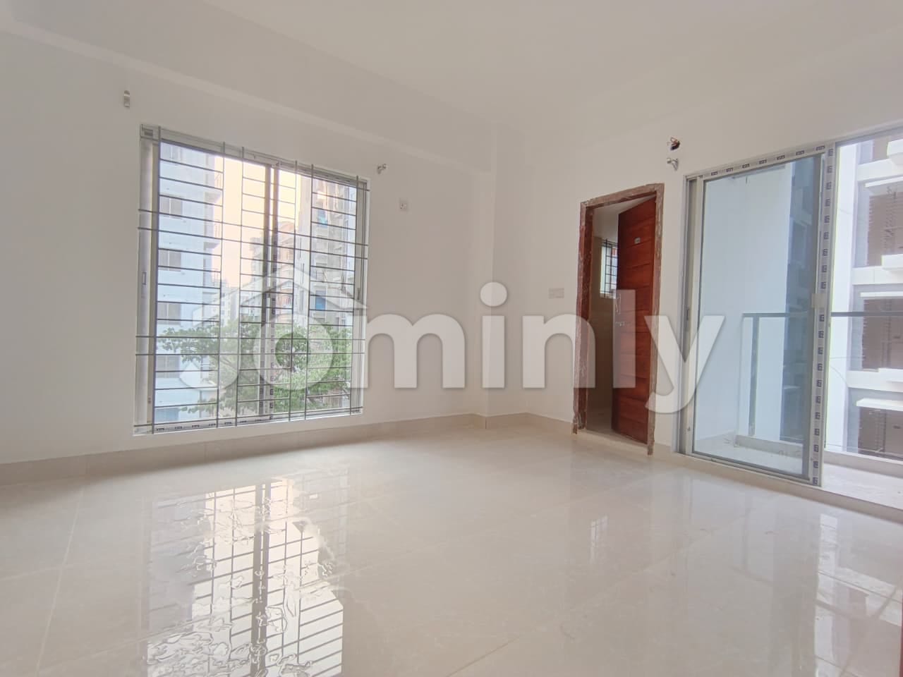 Spacious 1500 Sft South-Facing New Apartment for Rent in Bashundhara R/A - 4