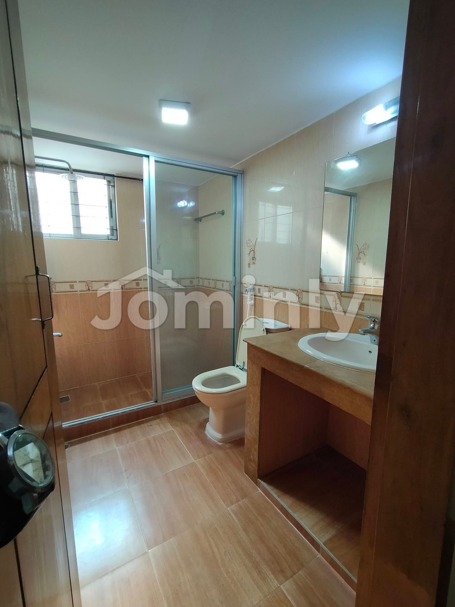 Expansive 4200 Sft 5-Bedroom Apartment for Rent in Gulshan North - 2