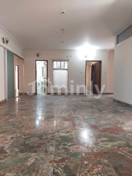 Expansive 4200 Sft 5-Bedroom Apartment for Rent in Gulshan North - 3