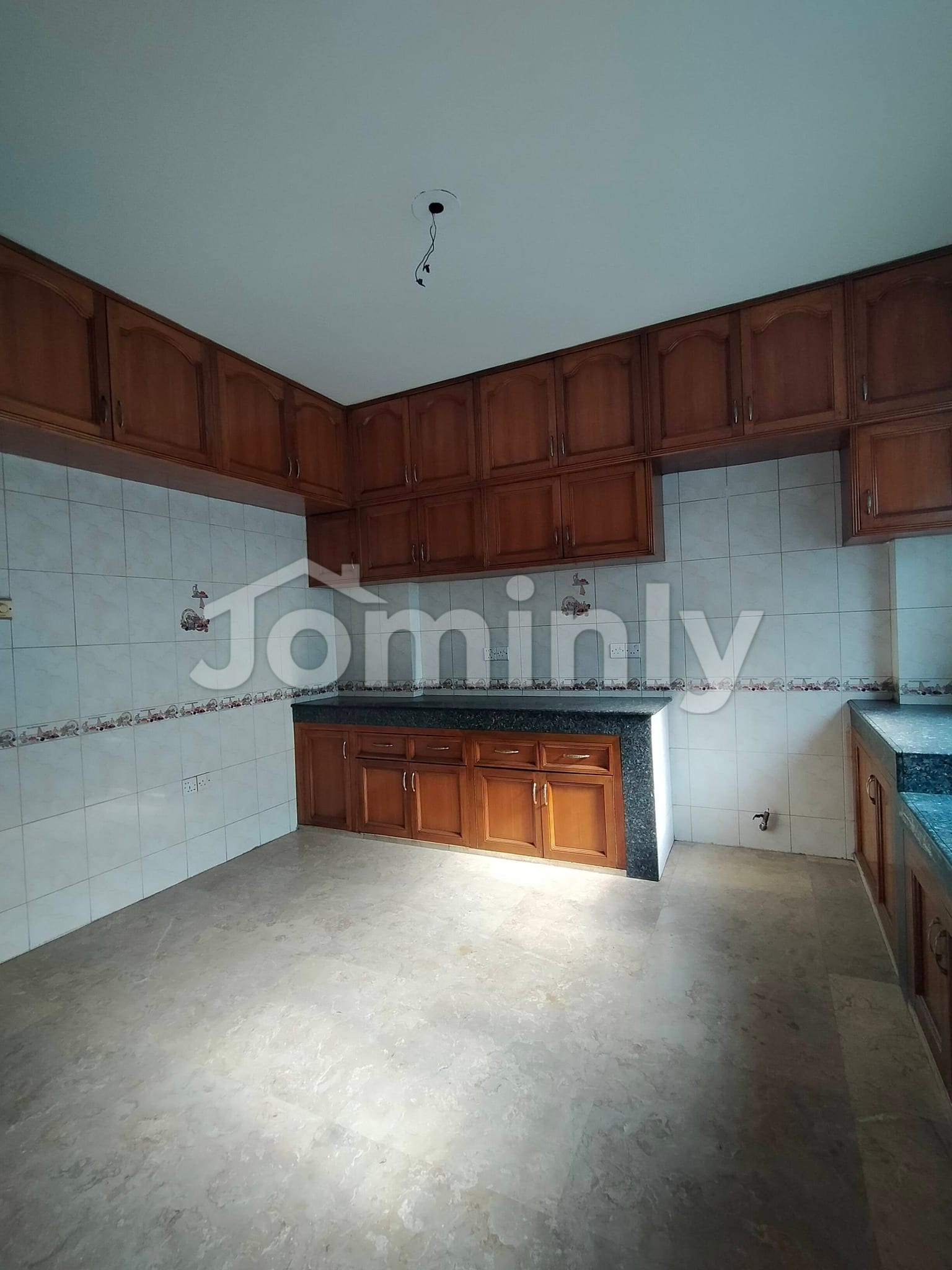 Expansive 4200 Sft 5-Bedroom Apartment for Rent in Gulshan North - 4