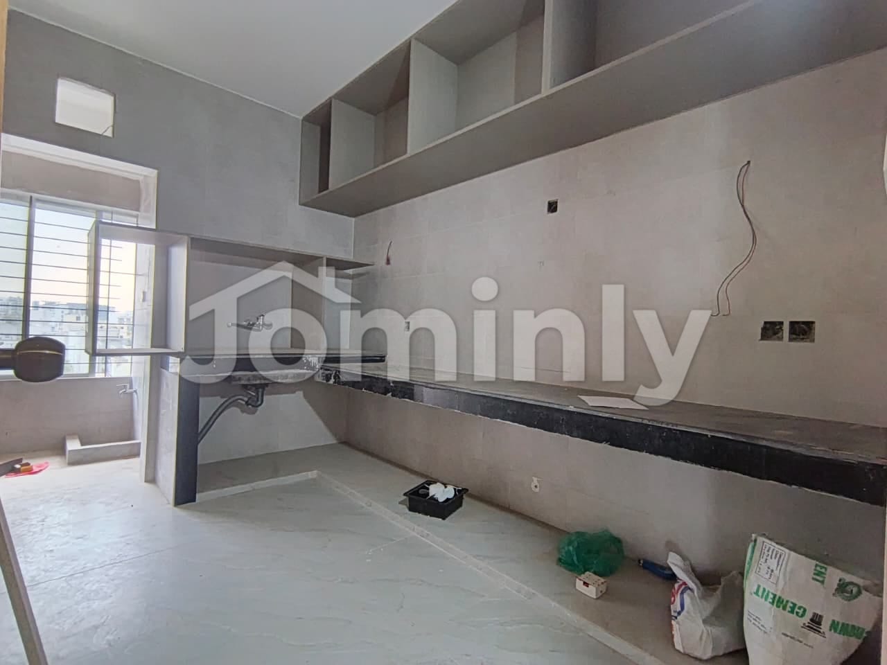 Spacious 2150 Sft South-Facing New Apartment for Rent in Bashundhara R/A - 5