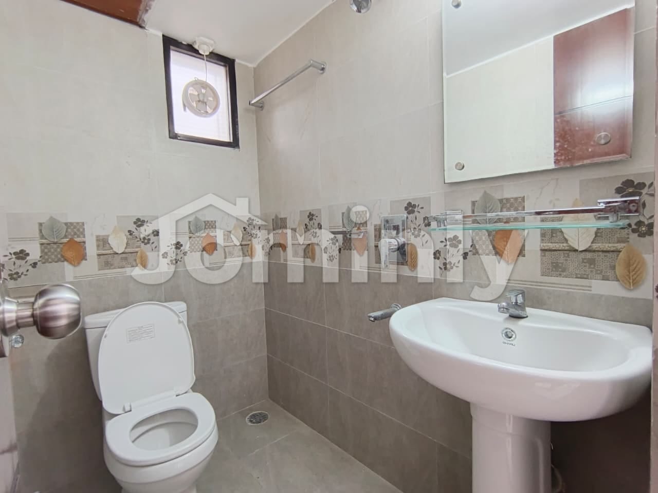 Spacious 1662 Sft South-Facing 3-Bedroom Apartment for Rent in Bashundhara R/A - 2