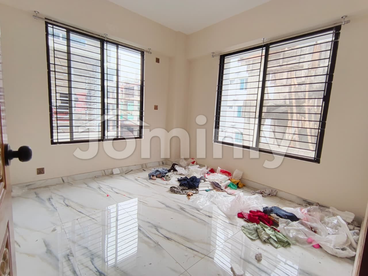 Spacious 1662 Sft South-Facing 3-Bedroom Apartment for Rent in Bashundhara R/A - 4