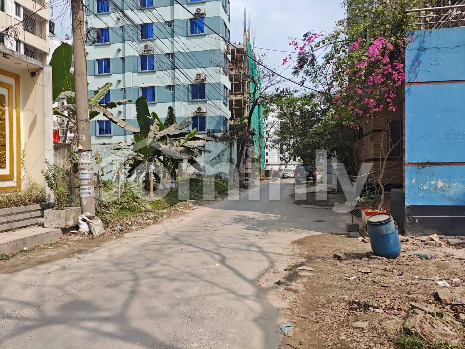 Spacious 1500 Sft South-Facing 3-Bedroom Apartment for Rent in Bashundhara R/A Block H - 3