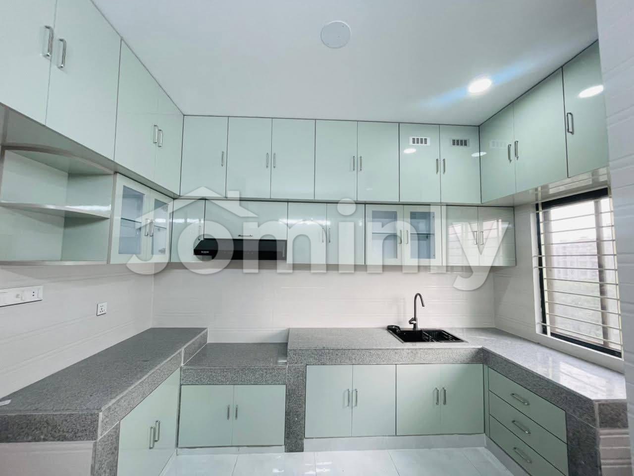 Brand New 2307 Sft South-Facing Single Unit Apartment for Rent in Bashundhara R/A Block K - 3