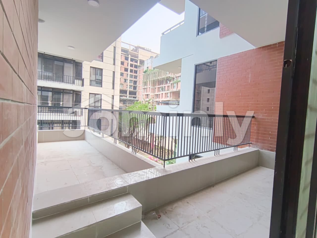 Luxury Brand New 2000 Sft South-Facing 4-Bedroom Apartment for Rent in Bashundhara R/A - 5