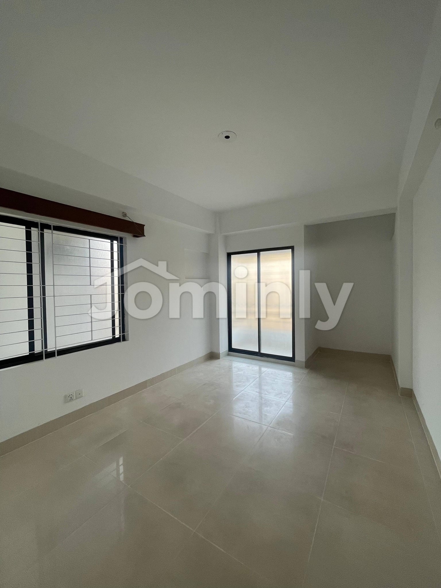 Top Floor 1,600 SQFT Ready Apartment with Titas Gas @ Sector 10, Uttara